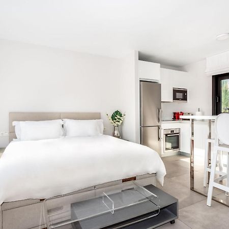 By Riva - Chic, Contemporary Studio In Puerto Banus Gardens Марбеля Екстериор снимка